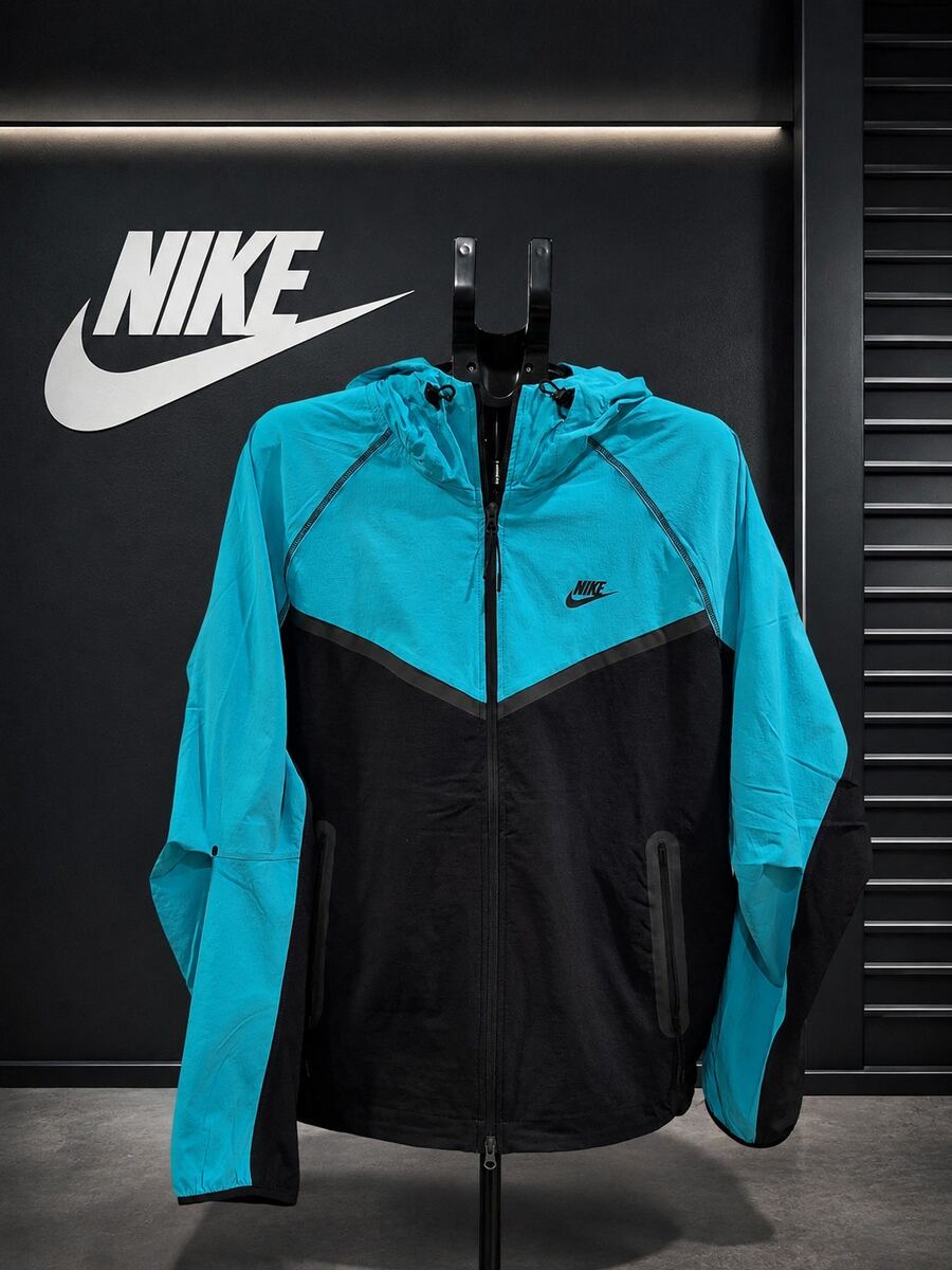 Mens Medium The Nike Tech Woven Windrunner Jacket in "Dusty Cactus / Black"